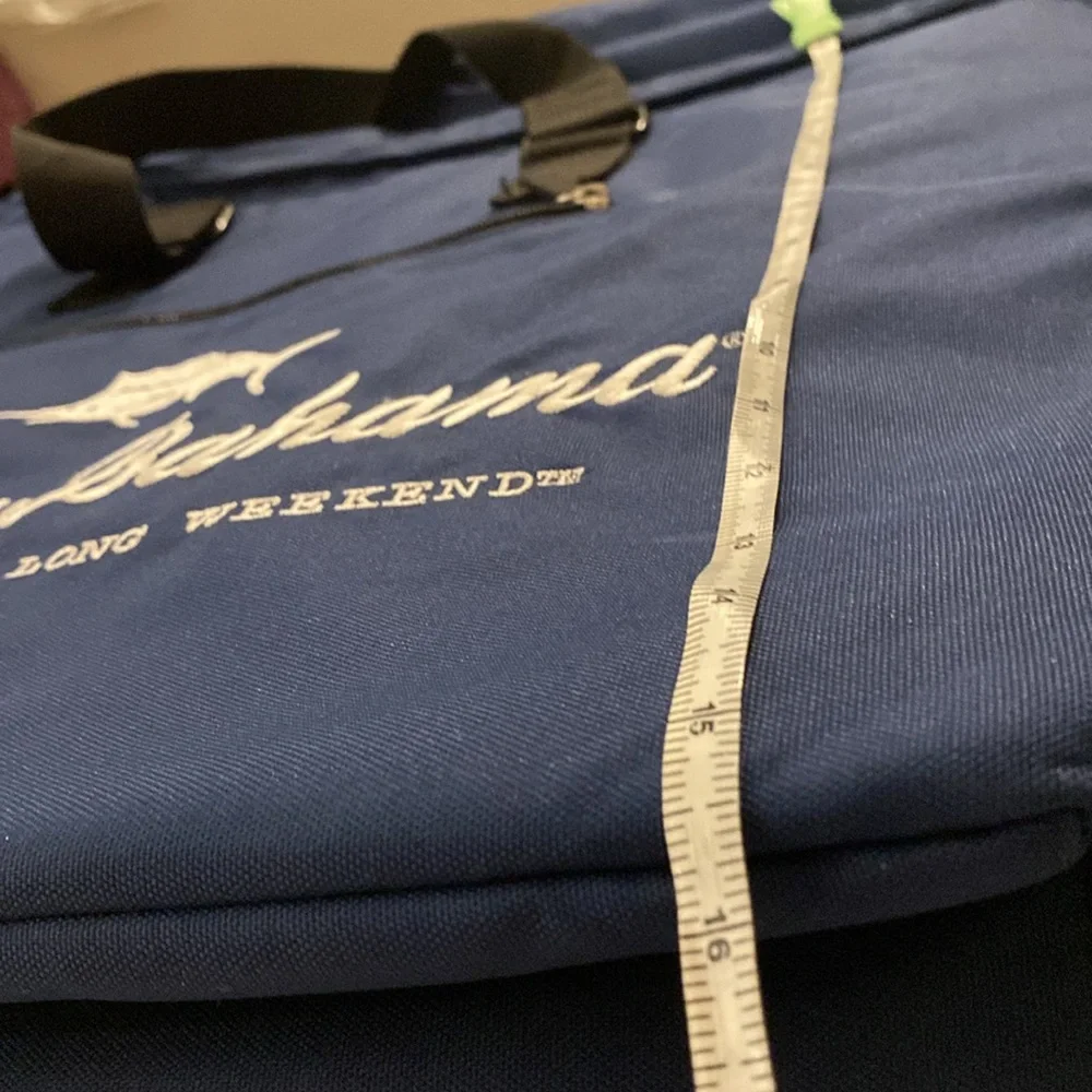 Tommy Bahama Insulated Cooler Tote Navy Blue. Looks new, barely used. - Picture 7 of 8